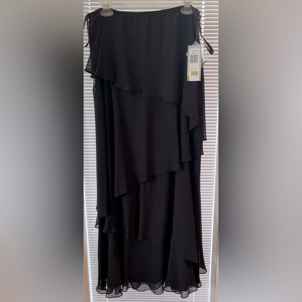 Women’s Formal Event Skirt Size 14 NWT